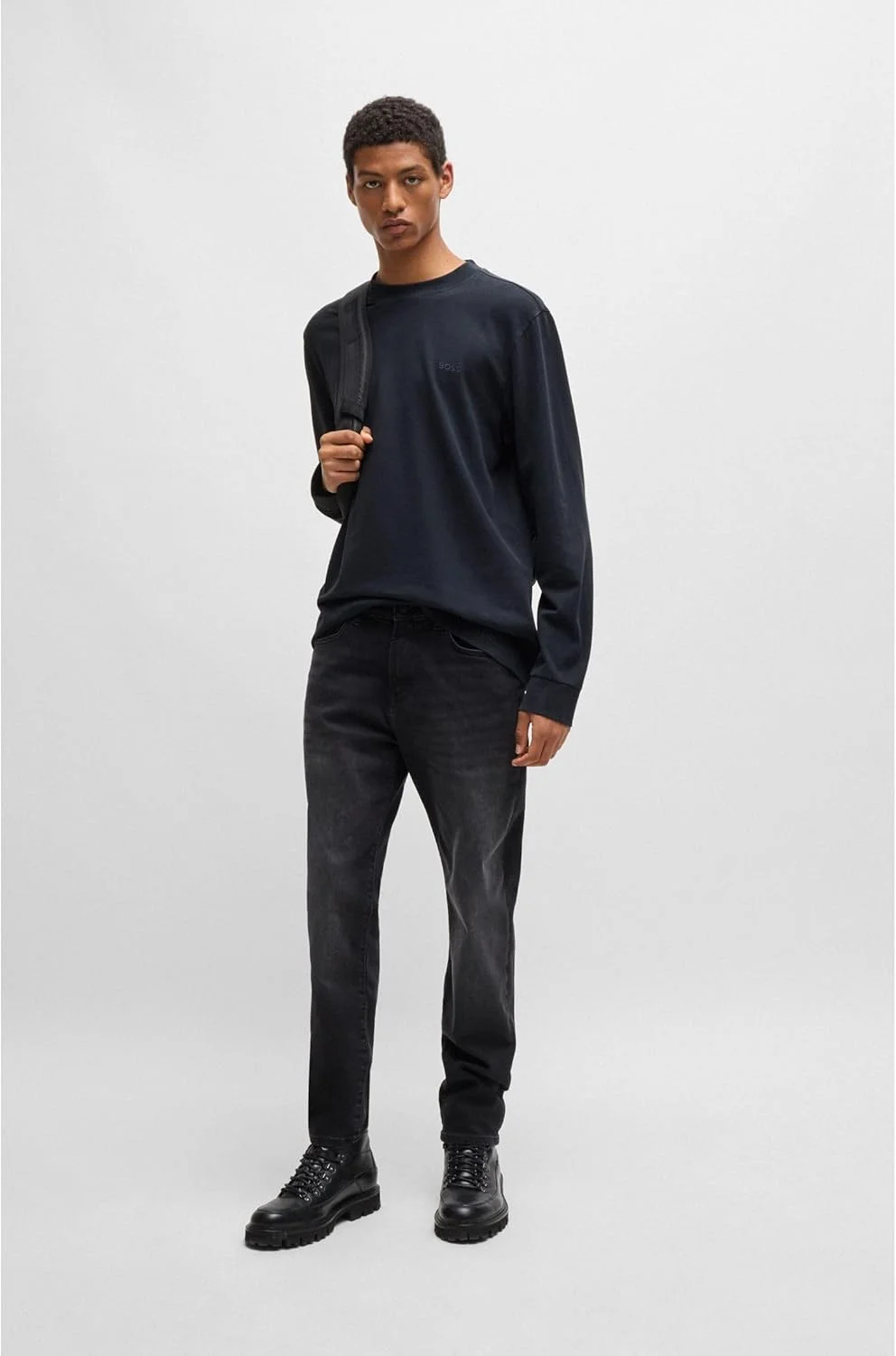 تی شرت آستین بلند مردانه BOSS مدل Te Peachlong با جزئیات لوگو از جنس پنبه تی شرت آستین بلند مردانه BOSS مدل Te Peachlong با جزئیات لوگو از جنس پنبه