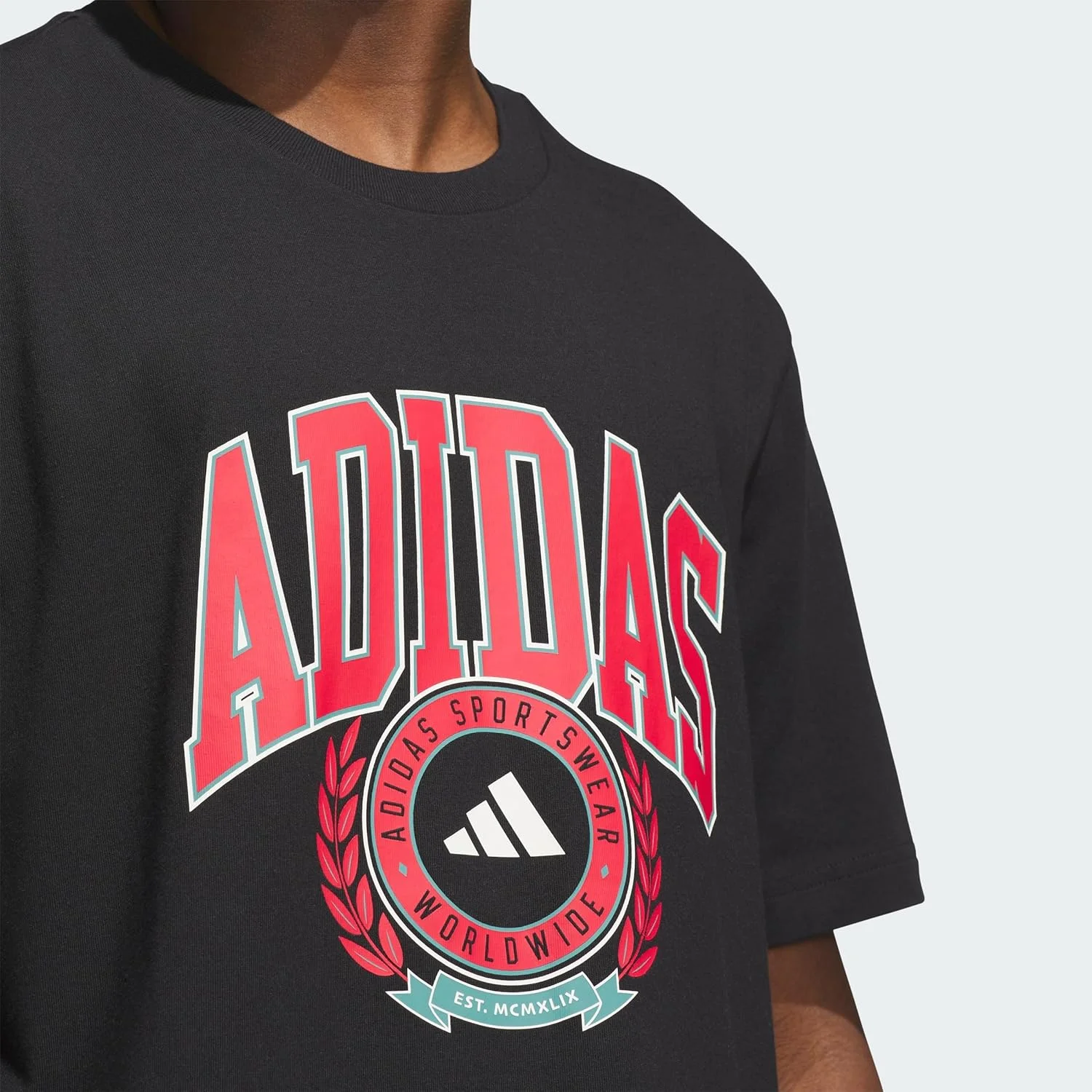 تی‌شرت گرافیکی مردانه آدیداس با طرح نشان کالج