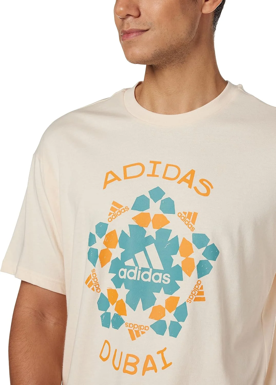 تی شرت مردانه آدیداس با طرح گرافیکی تی شرت مردانه آدیداس با طرح گرافیکی