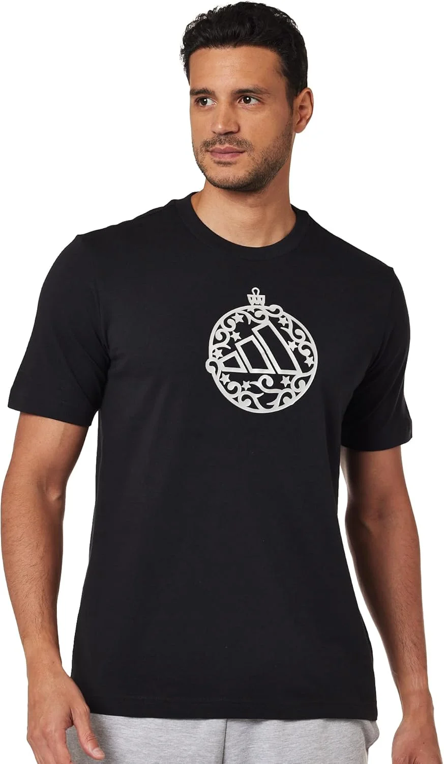 تی‌شرت گرافیکی متالیک مردانه آدیداس مخصوص تعطیلات