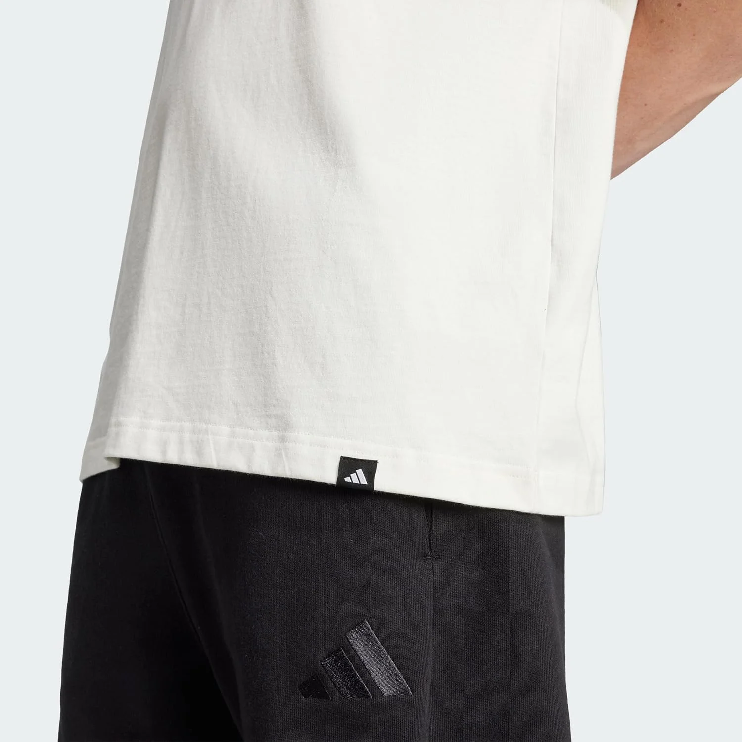 تی شرت گرافیکی اسکوتر آدیداس مردانه طرح Codes Doodle