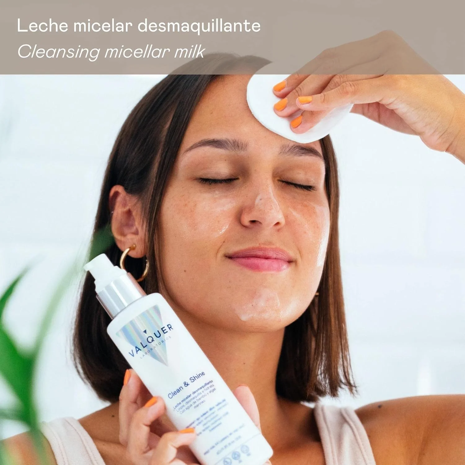 شیر پاک کننده میسلار صورت والکر، پاک کننده آرایش، حاوی آب بامبو و جلبک دریایی. مرطوب کننده، ضد پیری و پاک کننده مناسب انواع پوست. فرمول ملایم و وگان. 200 میلی لیتر