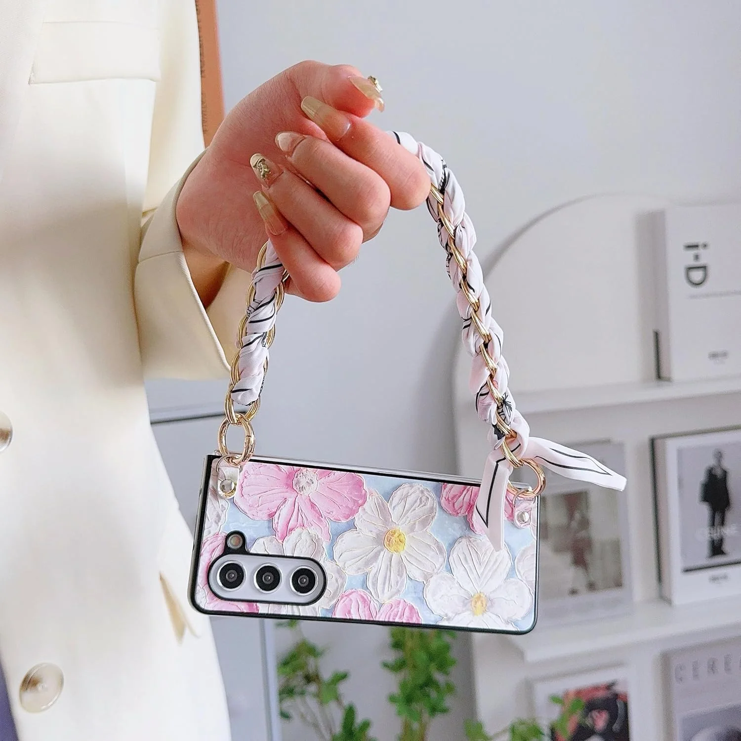 قاب محافظ گوشی سامسونگ گلکسی زد فولد 6، باریک، سخت، ضد ضربه، با زنجیر مچی و آویز روسری (شکوفه بنفش)