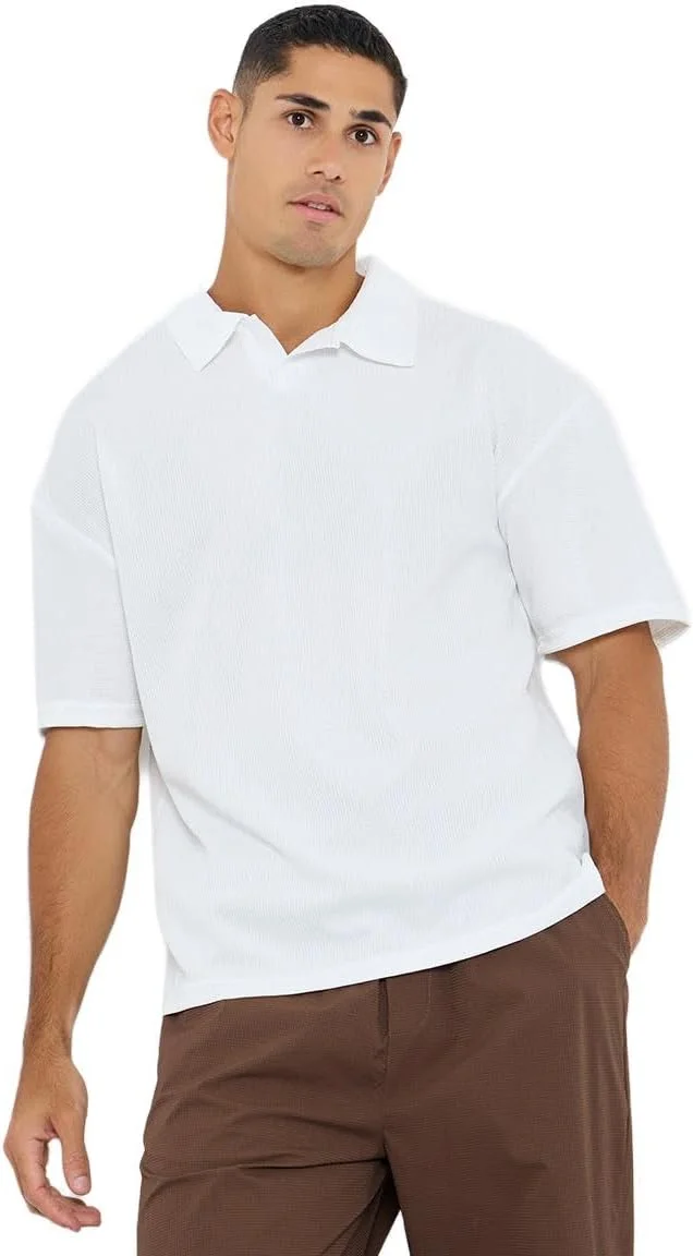 پولوشرت مردانه استایلی با بافت طرح‌دار و مدل آزاد با یقه باز