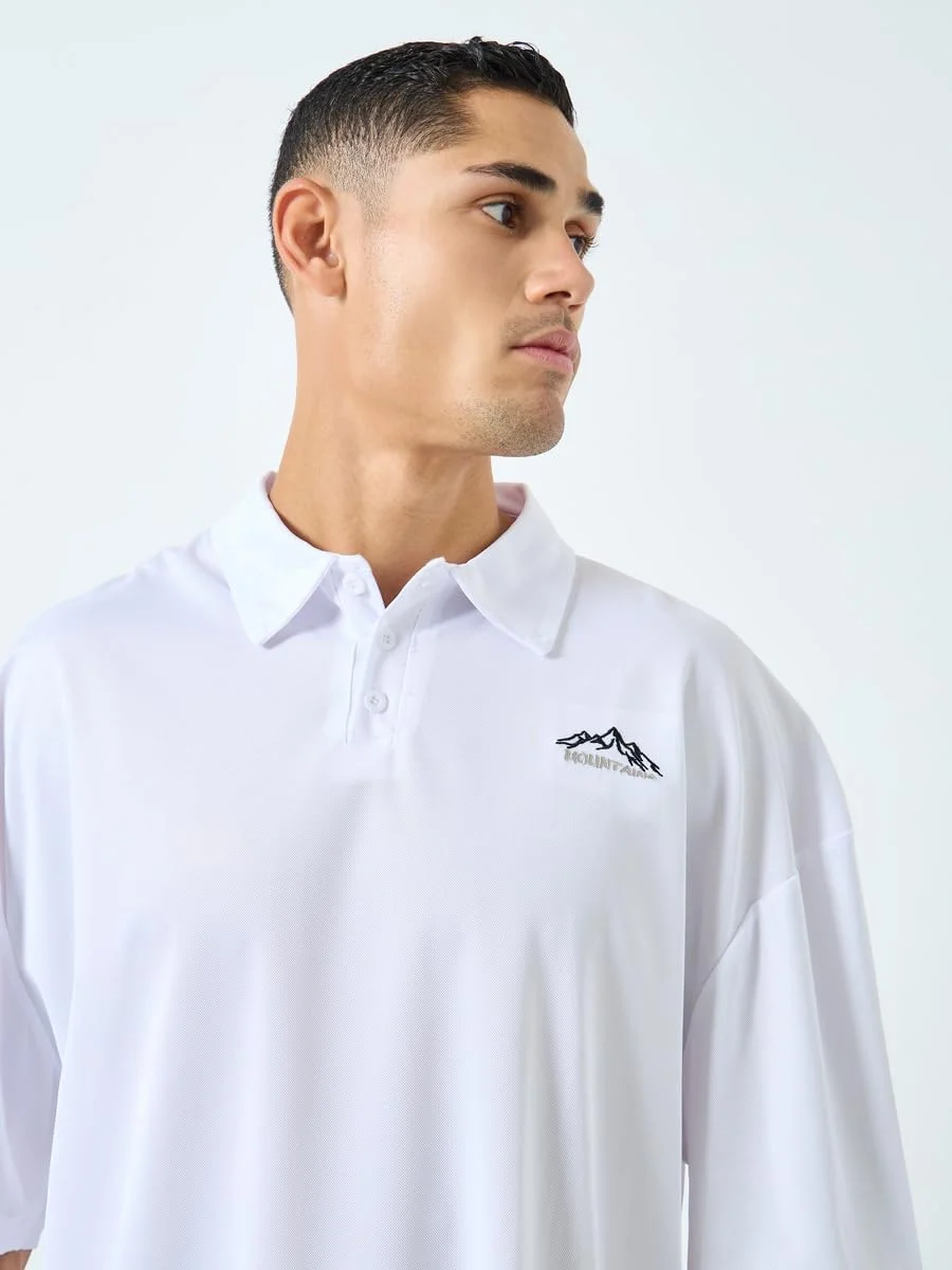 پولوشرت مردانه سفید گلدوزی شده استایلی