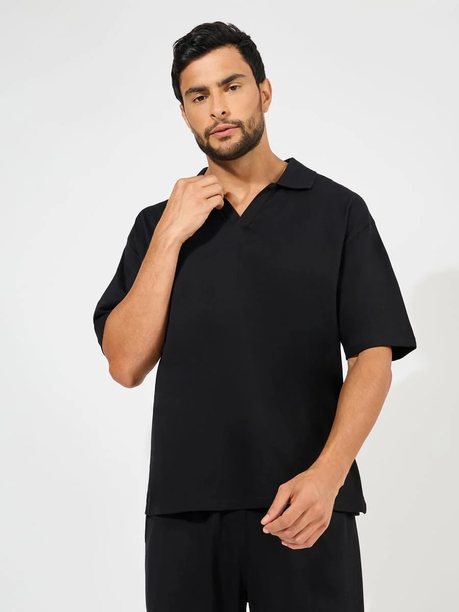 ست تی‌شرت پولو آستین کوتاه و شلوارک مردانه استایلی مدل 7008138301 از جنس پنبه سنگین و طرح بزرگ