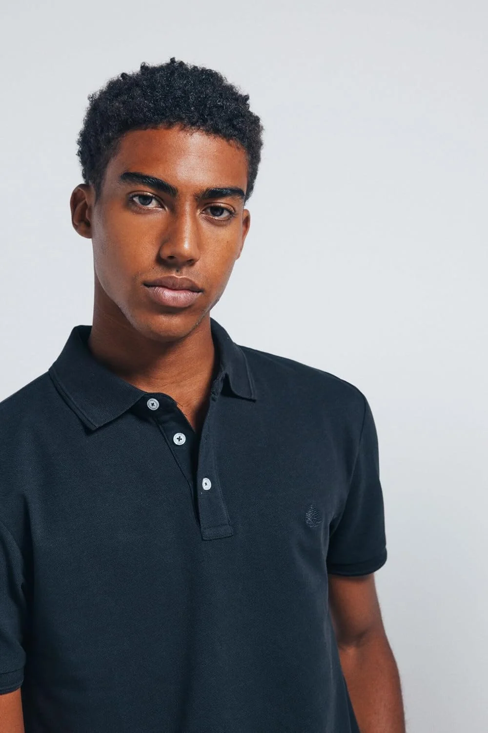 پولوشرت آستین کوتاه مردانه اسلیم فیت Springfield با گلدوزی درخت. پولوشرت ۱۰۰٪ پنبه BCI