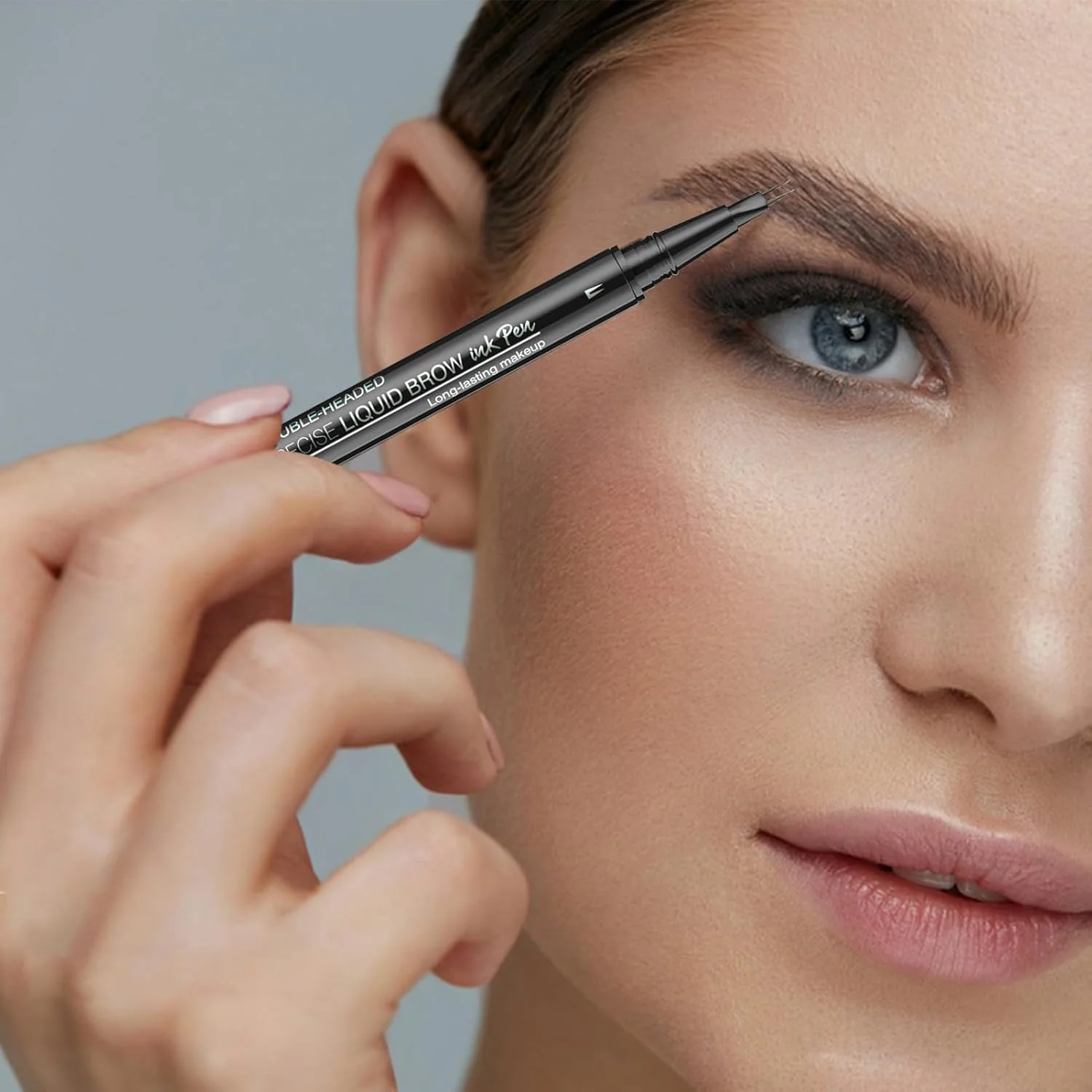 مداد ابرو دو سر برای بانوان - با قلم آرایشی ابرو با نوک 2 شاخه، برای دختران، آرایش ماندگار، حالت دهنده، فرم دهنده و مشخص کننده زیبایی روزانه