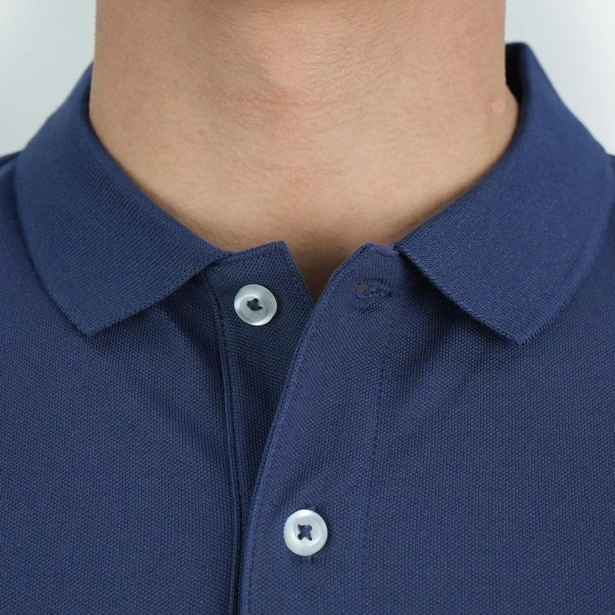 پولوشرت مردانه اسلیم فیت: پنبه لاکرا پیک با گلدوزی کوچک ناپلئونی