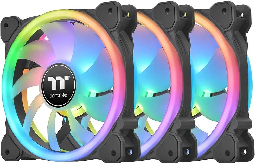 فن رادیاتور ترمالتیک SWAFAN 14 RGB، نسخه TT Premium، فن های 140 میلی متری، سرعت فن 2000 دور در دقیقه، طراحی تیغه فن قابل تعویض، توان 6 ولت، کانکتورهای USB 2.0، بسته 3 عددی، مشکی | CL-F138-PL14SW-A