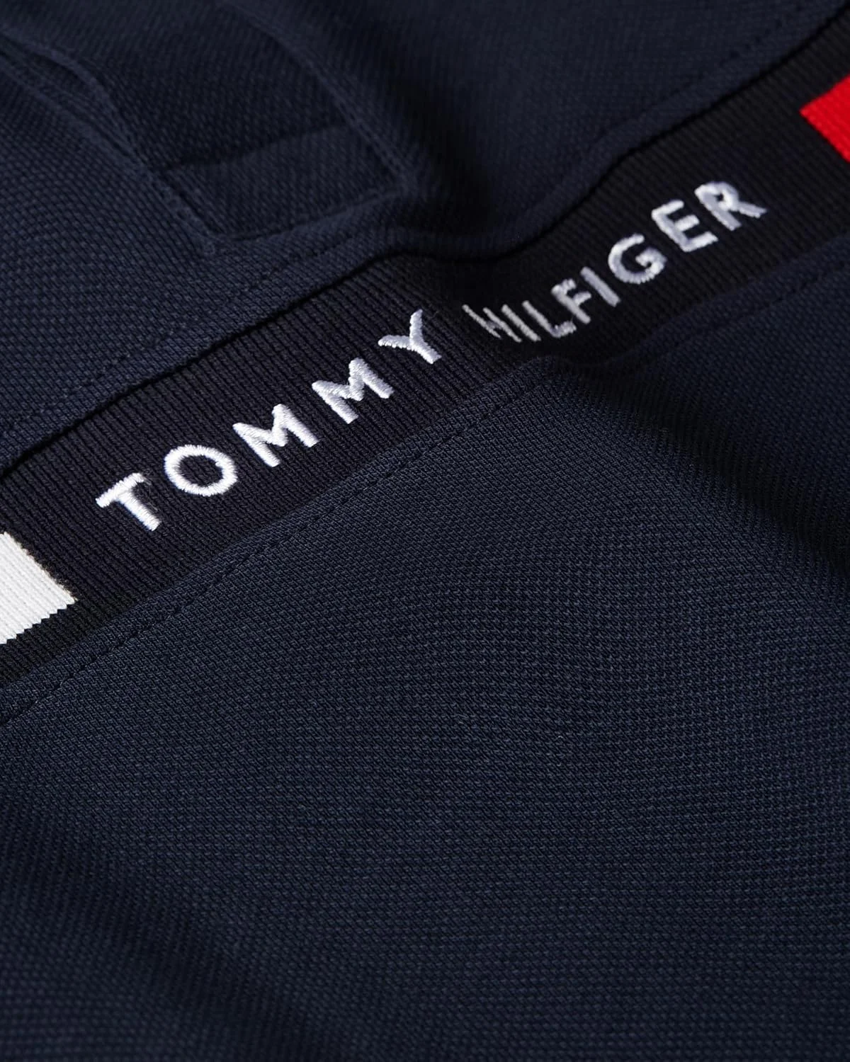 تی شرت مردانه تامی هیلفیگر طرح سینه ای تی شرت مردانه تامی هیلفیگر طرح سینه ای