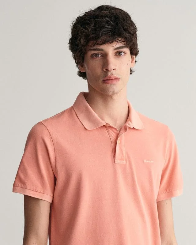 تی شرت پولو مردانه GANT با بافت پیکوئه و رنگ آفتاب خورده