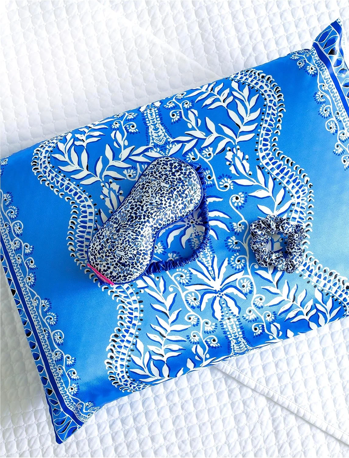 ست روبالشی ابریشمی، چشم بند و کش مو لیلی پولیتزر، ست خواب روبالشی استاندارد با روبالشی ساتن آبی، چشم بند پد دار و کش مو (Have it Both Rays) ست روبالشی ابریشمی، چشم بند و کش مو لیلی پولیتزر، ست خواب روبالشی استاندارد با روبالشی ساتن آبی، چشم بند پد دار و کش مو (Have it Both Rays)