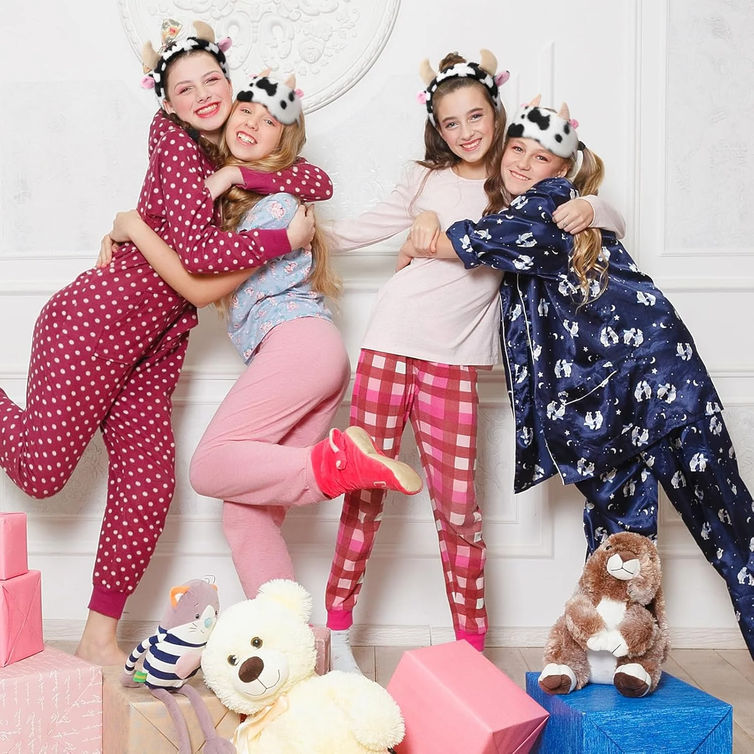 جاگلی ست 12 عددی هدبند اسپا با طرح گاو و ماسک چشم، هدبند آرایشی نرم، ماسک چشم خواب طرح گوش گاو، اسکرانچی، بند موی حمام مراقبت از پوست، لوازم مهمانی خواب طرح گاو، هدیه مهمانی اسپا برای زنان