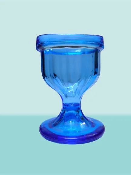 فنجان شستشوی چشم با محفظه نگهداری - لبه به شکل چشم برای شستشوی چشم، پاکسازی، رفع گرد و غبار، آرایش چشم و مواد تحریک کننده - شامل محفظه نگهداری (2 عدد) (1 شفاف + 1 آبی)