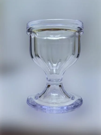 فنجان شستشوی چشم با محفظه نگهداری - لبه به شکل چشم برای شستشوی چشم، پاکسازی، رفع گرد و غبار، آرایش چشم و مواد تحریک کننده - شامل محفظه نگهداری (2 عدد) (1 شفاف + 1 آبی)