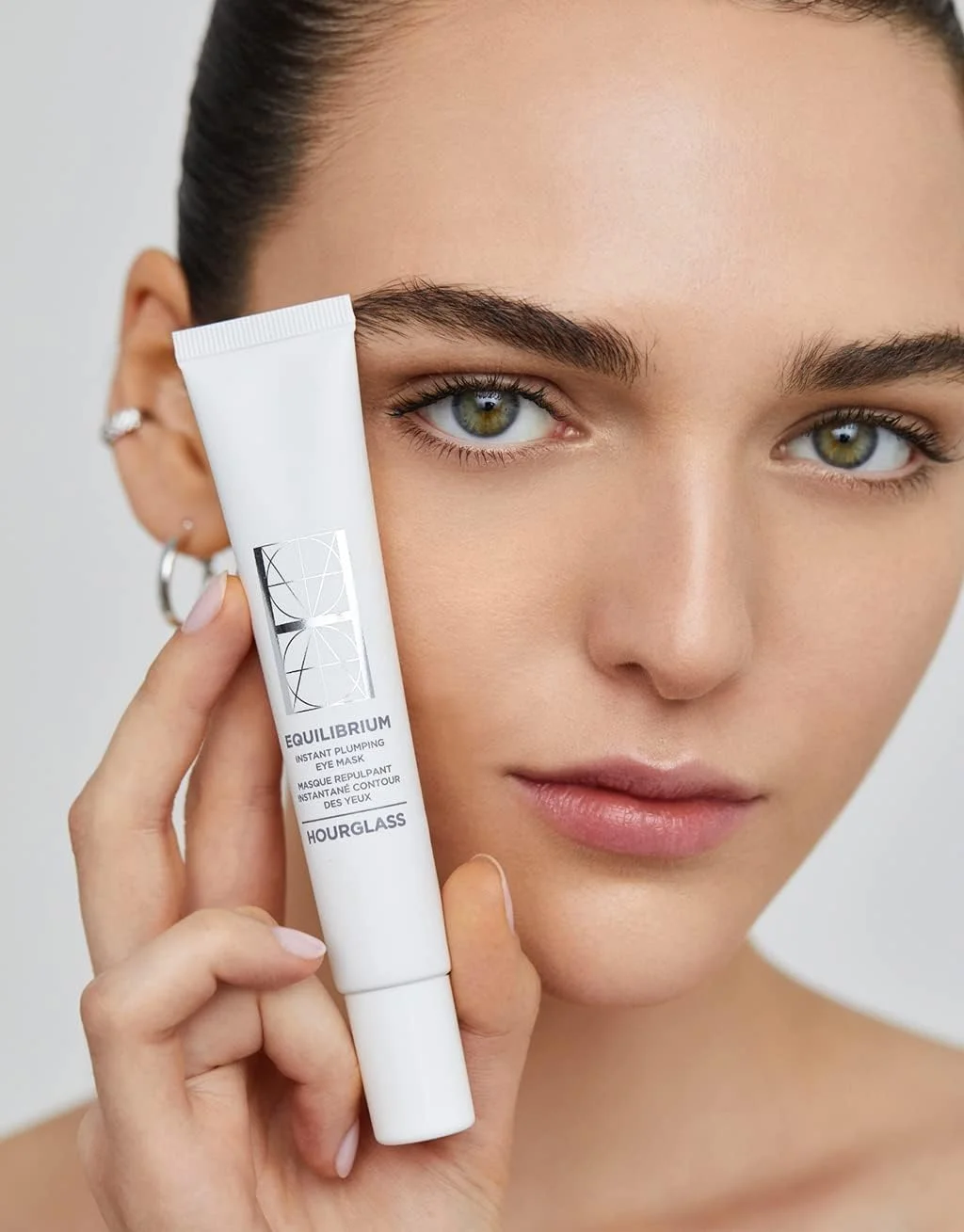 ماسک دور چشم حجم دهنده فوری Hourglass EQUILIBRIUM