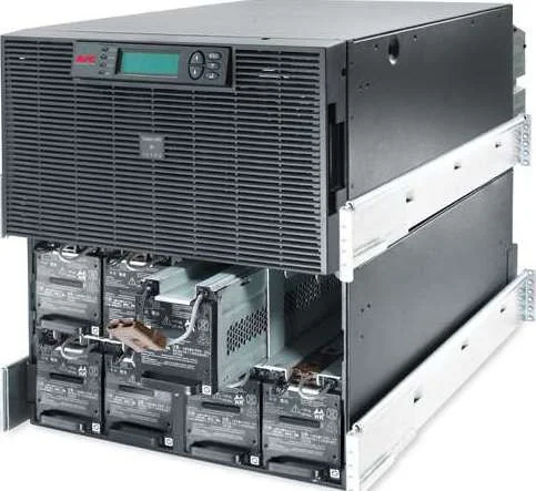منبع تغذیه بدون وقفه هوشمند APC مدل RT 15kVA RM 230V | SURT15KRMXLI