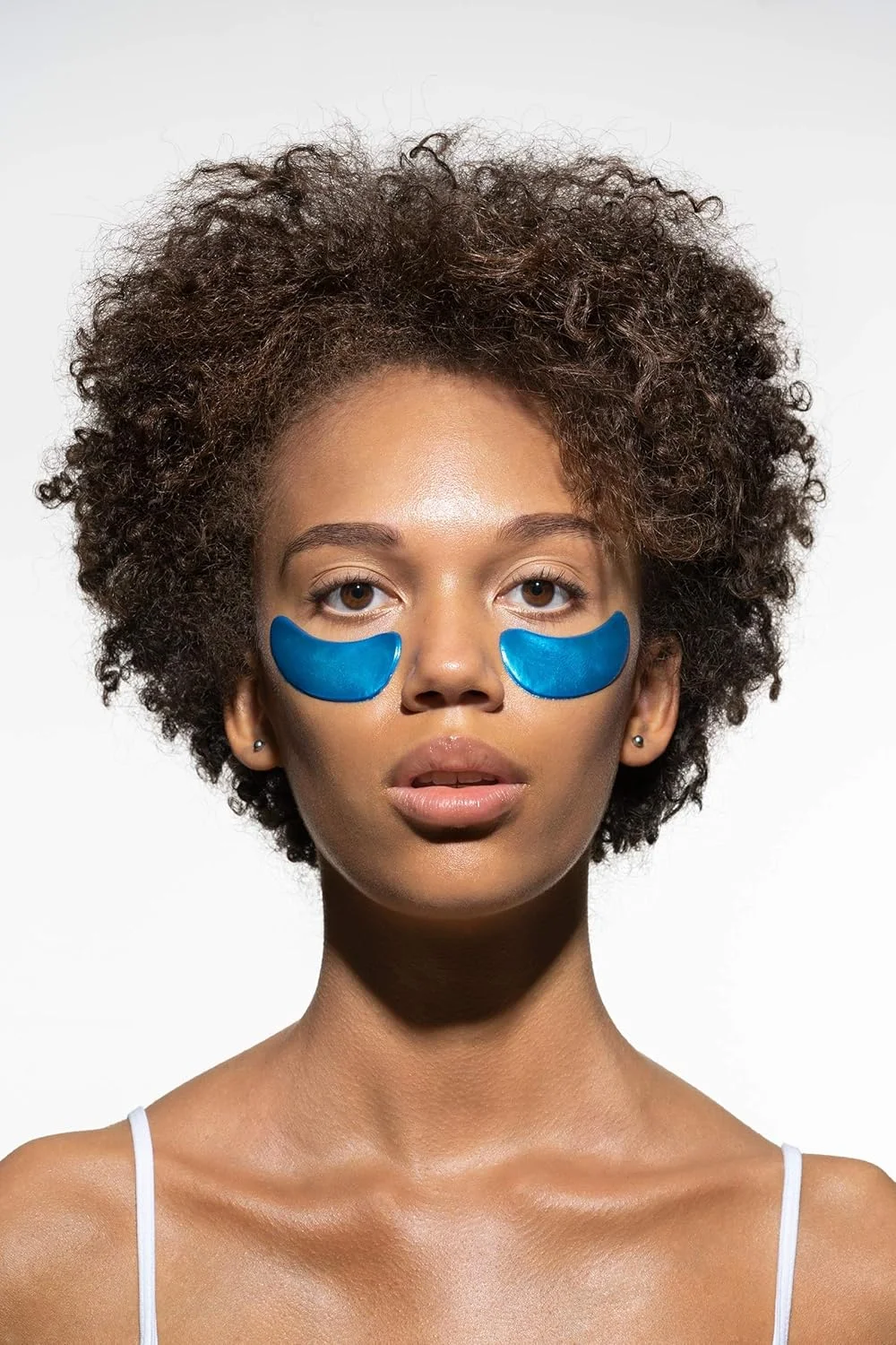 پد زیر چشم آبرسان و تسکین دهنده آکیور | 100% گیاهی | مناسب پوست های خشک تا حساس | تانسی آبی و آرنیکا - تسکین دهنده و کاهش دهنده حلقه های تیره | دو عدد یکبار مصرف