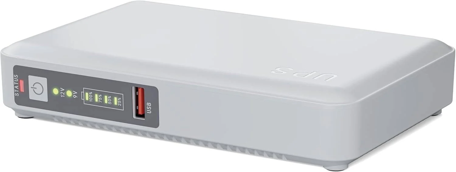 منبع تغذیه پشتیبان چند منظوره گرین لاین مینی DC UPS، ۲۴ وات، ۱۰۰۰۰ میلی آمپر ساعت، ۸ ساعت زمان پشتیبانی، نشانگرهای LED، سوئیچینگ سریع، خروجی های LAN/ 5V DC/POE/ 9V-12V DC، سازگاری جهانی - سفید