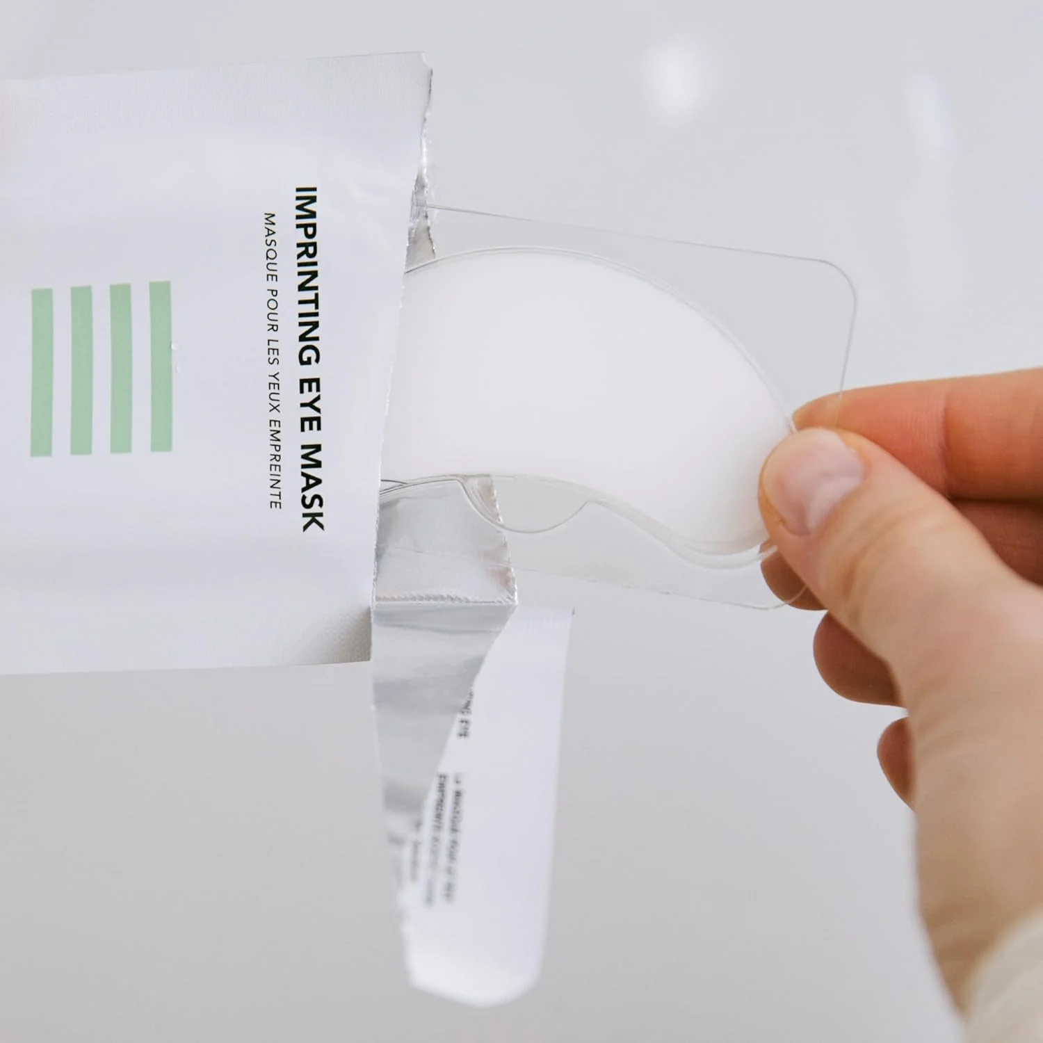 ماسک های دور چشم Bioeffect Imprinting (8 جفت)، مرطوب کننده عمیق، ماسک های ژلی تسکین دهنده و ضد پیری دور چشم با اسید هیالورونیک، تقویت کننده سرم دور چشم، مبارزه با خستگی چشم، چین و چروک و پف