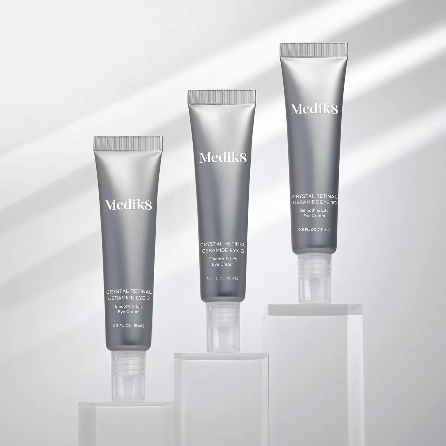 کرم دور چشم رتینال سرامید 3 مدیک8 - کرم دور چشم ملایم ویتامین آ - کاهش ظاهر چین و چروک - ایده آل برای پوست حساس - 15 میلی لیتر