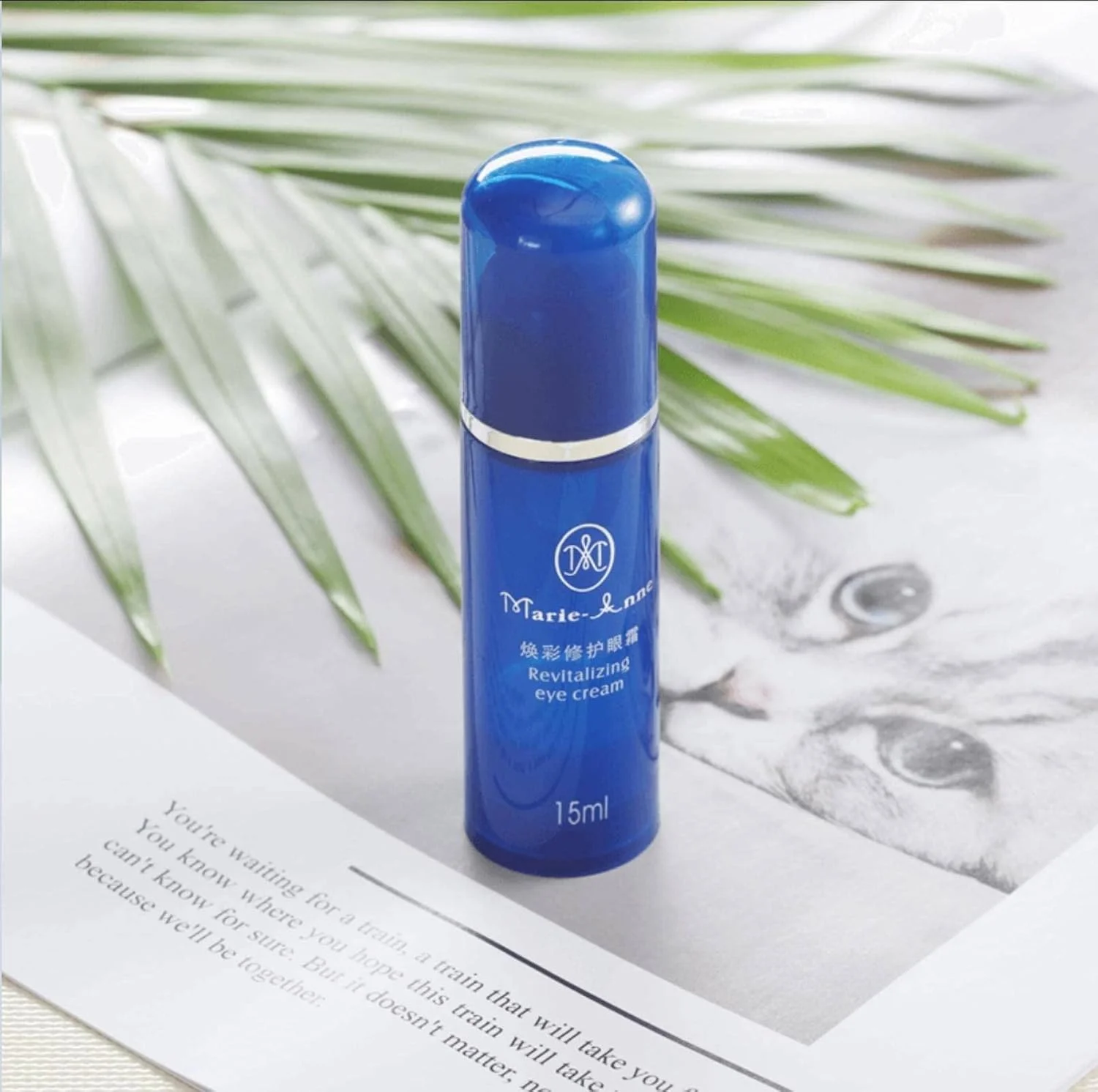 بسیاری از افراد به سادگی کرم دور چشم را در اطراف چشم استفاده می کنند، اثر تقویتی آشکار نیست! بر اساس استفاده از کرم دور چشم، تکنیک صحیح ماساژ می تواند اثر جذب محصول را دو برابر کند. بسیاری از افراد به سادگی کرم دور چشم را در اطراف چشم استفاده می کنند، اثر تقویتی آشکار نیست! بر اساس استفاده از کرم دور چشم، تکنیک صحیح ماساژ می تواند اثر جذب محصول را دو برابر کند.