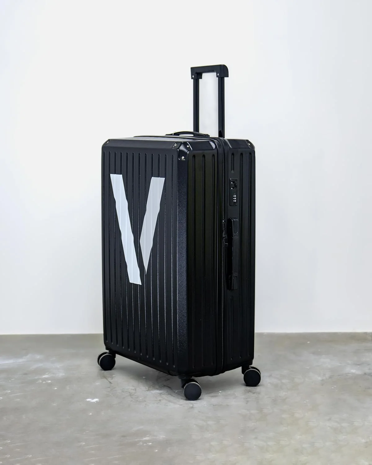 چمدان سبک وزن با بدنه سخت 78 سانتی متر (110 لیتر) | جنس: PC+ABS، چمدان بزرگ با بدنه سخت برای مسافرت، مشکی