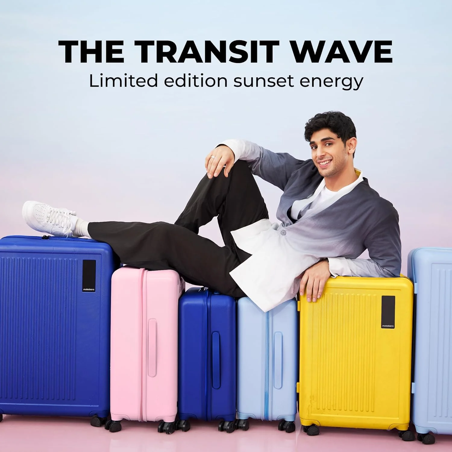 چمدان سایز متوسط مسافرتی موج ترانزیت موکوبارا - پلی کربنات آبی 64 سانتی متر، 8 چرخ، قفل TSA سرخود (آبی ملایم)