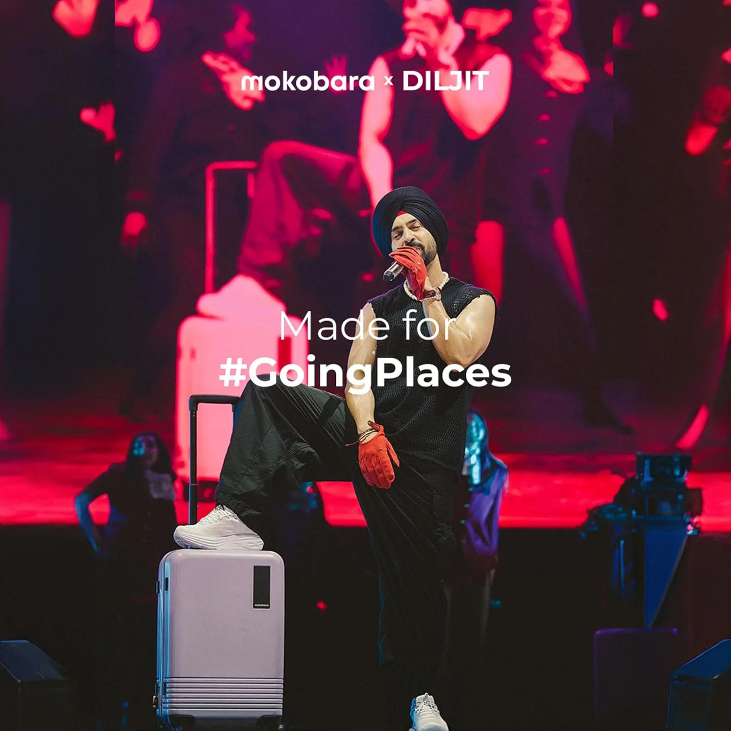 چمدان سایز بزرگ 79 سانتی‌متری موکوبارا از جنس پلی‌کربنات ماکرولون آلمان با 8 چرخ هینوموتو - طرح مانی مووز سانری (مشکی و زرد)