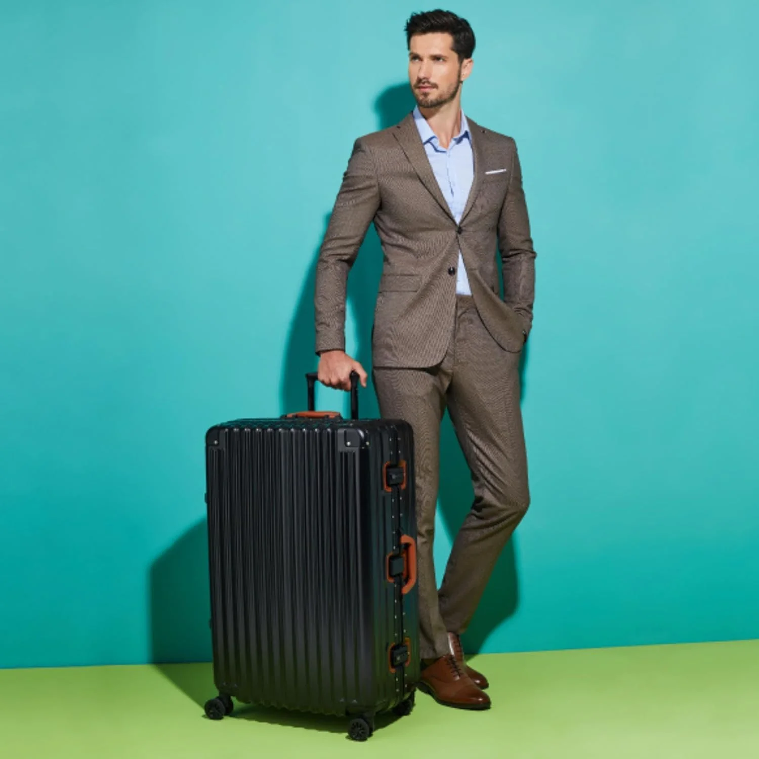 چمدان سخت LUSHBERRY، ساخته شده از پلی کربنات با تکنولوژی برتر و 4 چرخ دوبل بی صدا، دارای قفل ضد سرقت مورد تایید TSA (مشکی، BAKER-C سایز 20 اینچ)