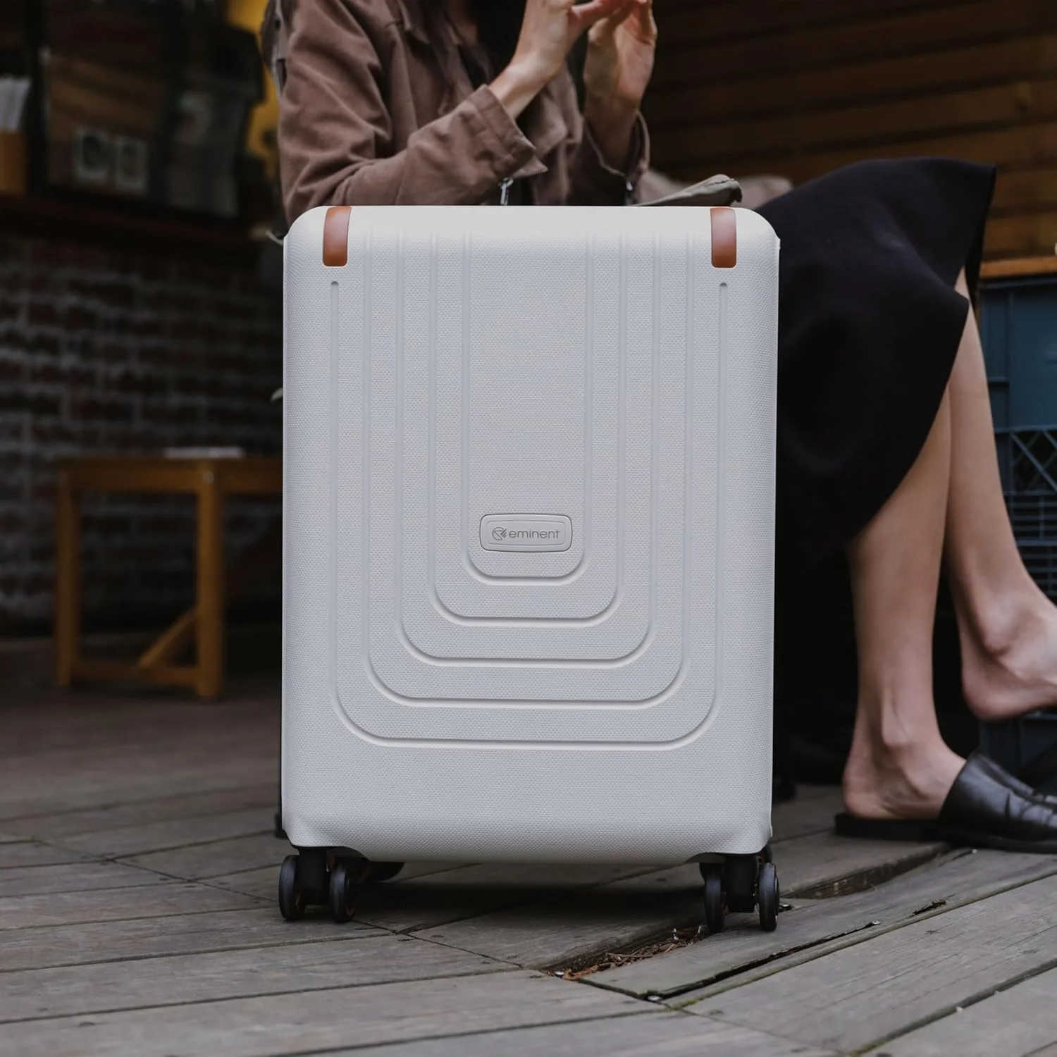 چمدان سایز بزرگ طرح‌دار امیننت، 28 اینچ - ست کیف‌های سخت پلی‌پروپیلن با 4 چرخ دوبل و قفل TSA (سایز بزرگ 28 اینچی، حاشیه قهوه‌ای مایل به سفید)