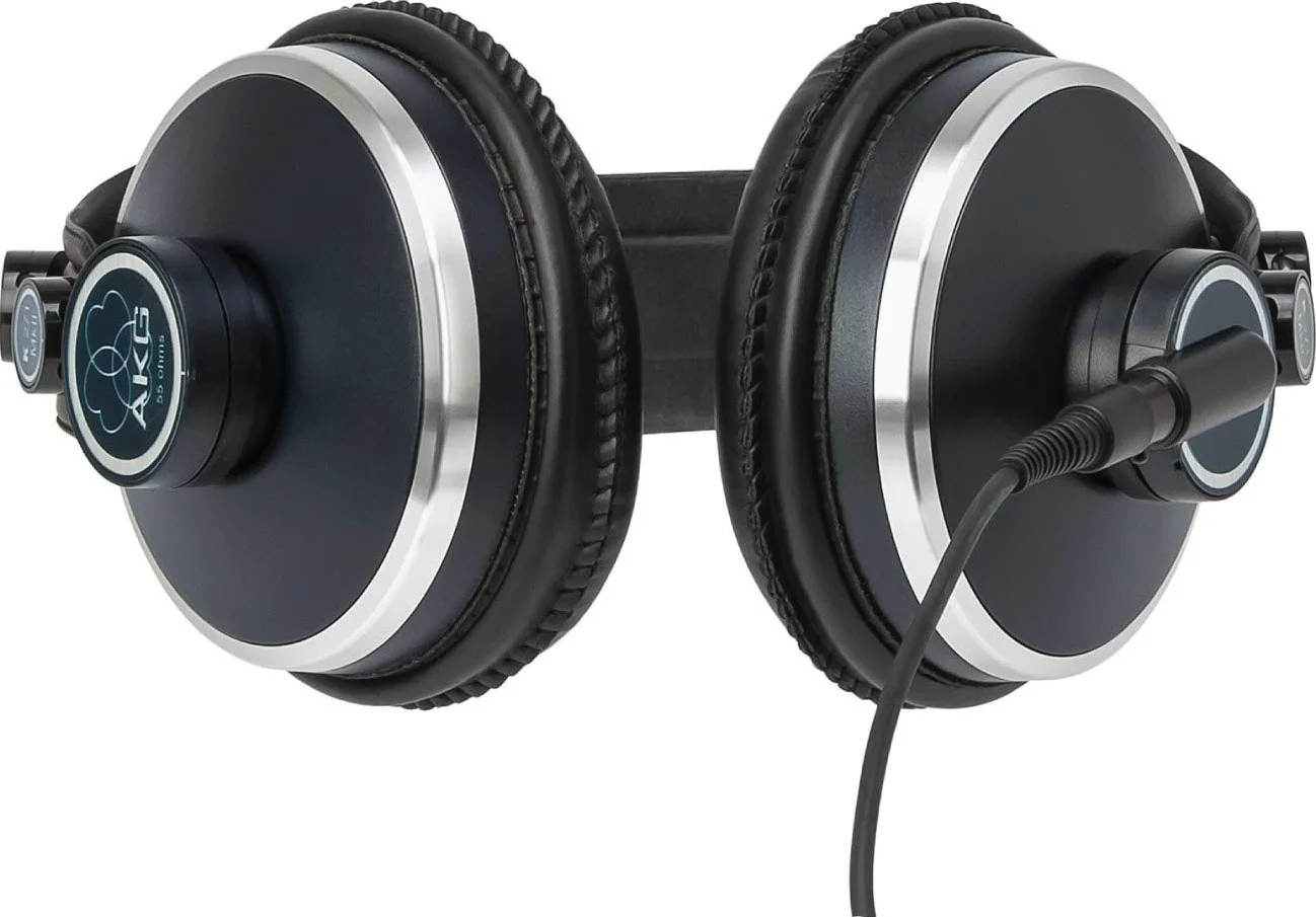 هدفون استودیویی پشت بسته AKG K271 MKII با قابلیت قطع خودکار صدا، کابل‌های جداشدنی، فرکانس 16 هرتز تا 28 کیلوهرتز، هدبند خود تنظیم شونده، پدهای گوشی قابل تعویض برای ضبط، میکس و مانیتورینگ زنده | 2470X00190