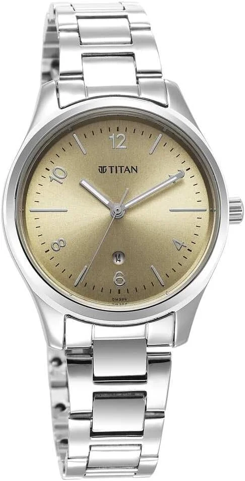 ساعت مچی زنانه تایتان با صفحه بژ و بند چرمی