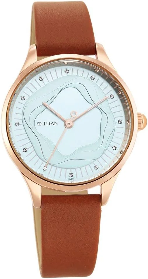 ساعت مچی تایتان Wander با صفحه آبی و بند چرمی