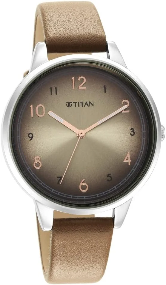 ساعت مچی تایتن ترندسترز با صفحه بژ و بند