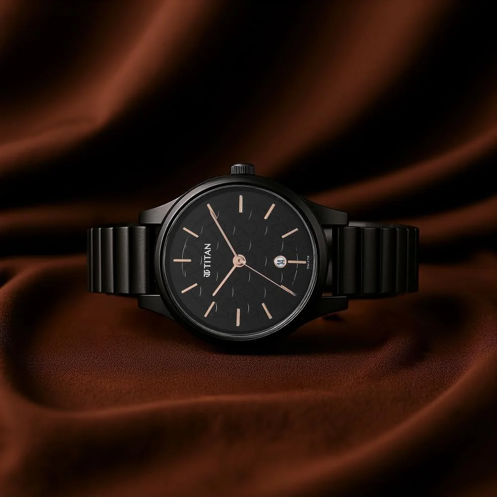 ساعت مچی عقربه ای زنانه تیتان با صفحه مشکی