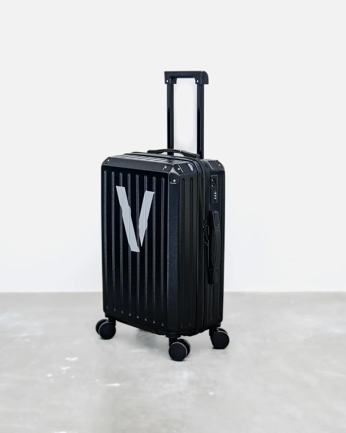 چمدان سایز کابین 20 اینچی با بدنه سخت، ساخته شده از مواد PC+ABS، چمدان بزرگ 57 سانتی‌متری، ظرفیت 10 کیلوگرم، مشکی، کیف مسافرتی سبک وزن با چرخ‌های دوبل