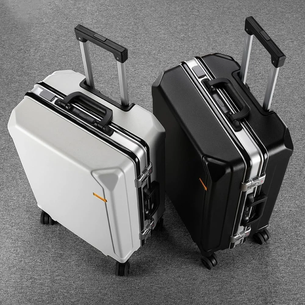 چمدان سه لایه 24 اینچی سویس کیس، نقره ای، با 5 چرخ دوبل 360 درجه روان و قفل ترکیبی، و پورت USB، XCF-Black24