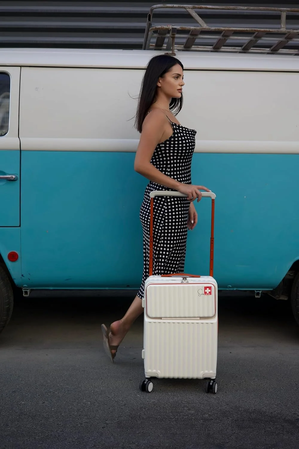 چمدان کابین سایز 20 اینچ SWISSCASE، قفل TSA داخلی، جا لیوانی، پورت USB، چرخ دار، مدل SY0016 سفید