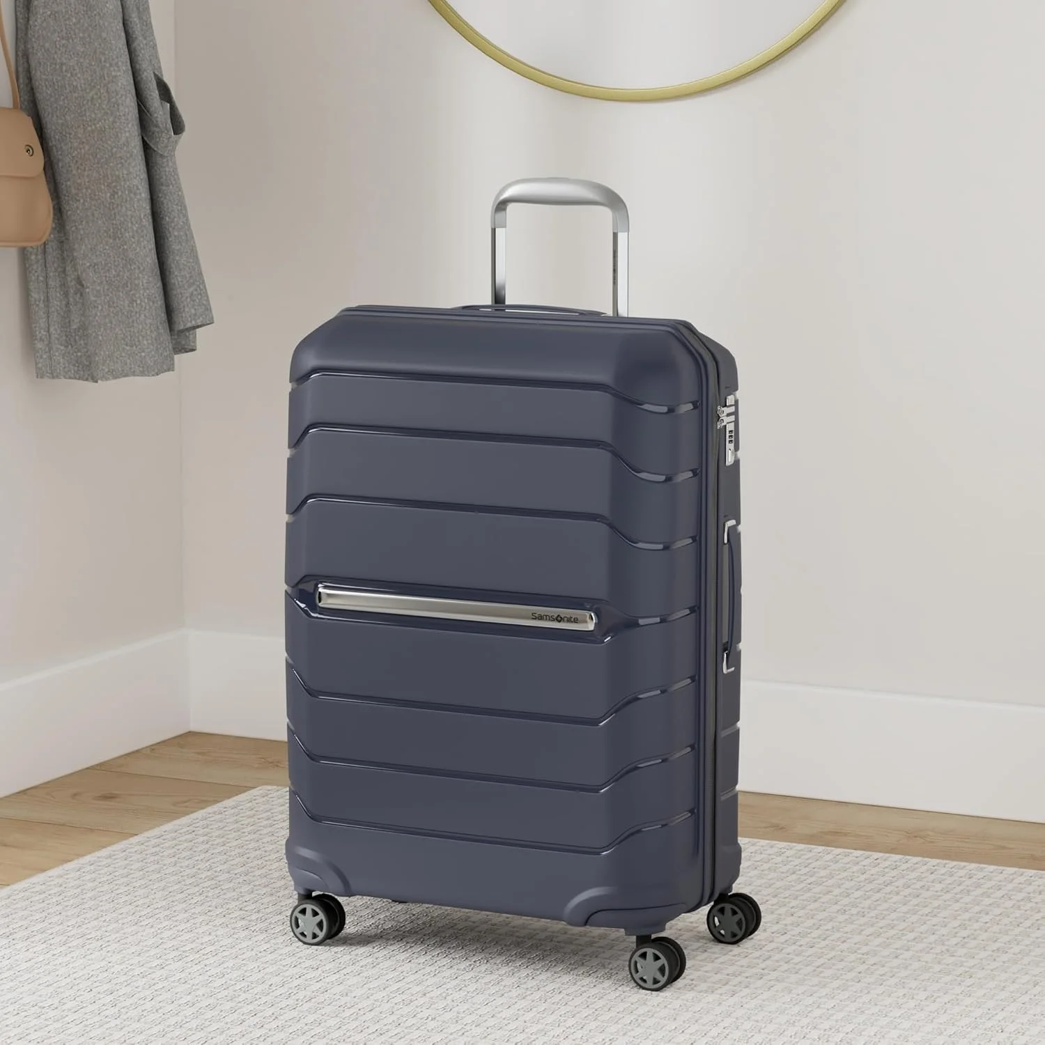 چمدان چرخشی جادار Samsonite Flux