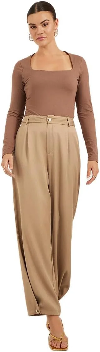 شلوار زنانه استایلی، فاق متوسط، مدل جذب و پاچه گشاد