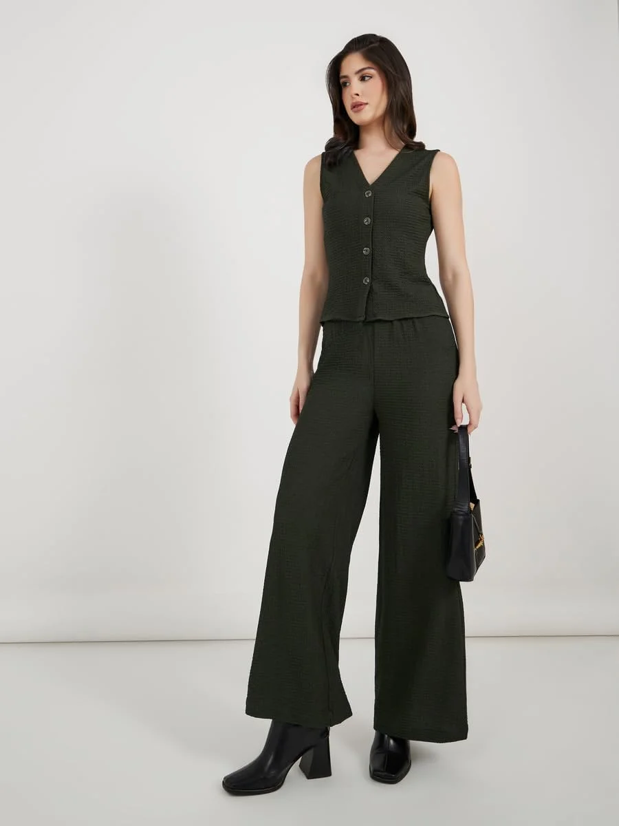 شلوار زنانه استایلی، پاچه گشاد با بافت خاص و کمر کشی