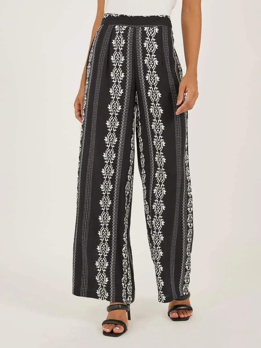 شلوار زنانه استایلی با طرح چاپی و پاچه گشاد شلوار زنانه استایلی با طرح چاپی و پاچه گشاد