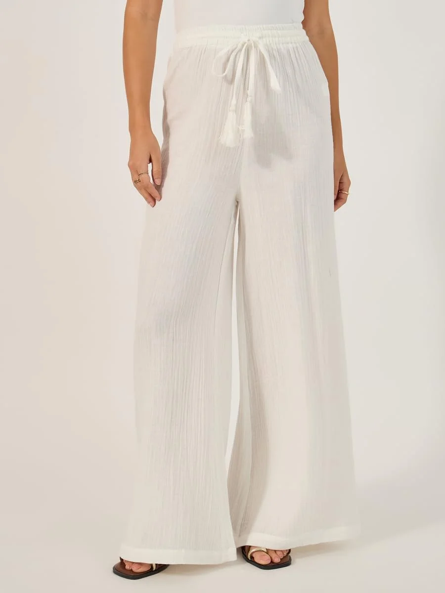 شلوار زنانه استایلی، فاق بلند، پاچه گشاد، دارای بند شلوار زنانه استایلی، فاق بلند، پاچه گشاد، دارای بند