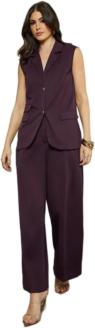 شلوار زنانه استایلی با فاق بلند و پاچه گشاد به همراه جزئیات حلقه کمربند شلوار زنانه استایلی با فاق بلند و پاچه گشاد به همراه جزئیات حلقه کمربند