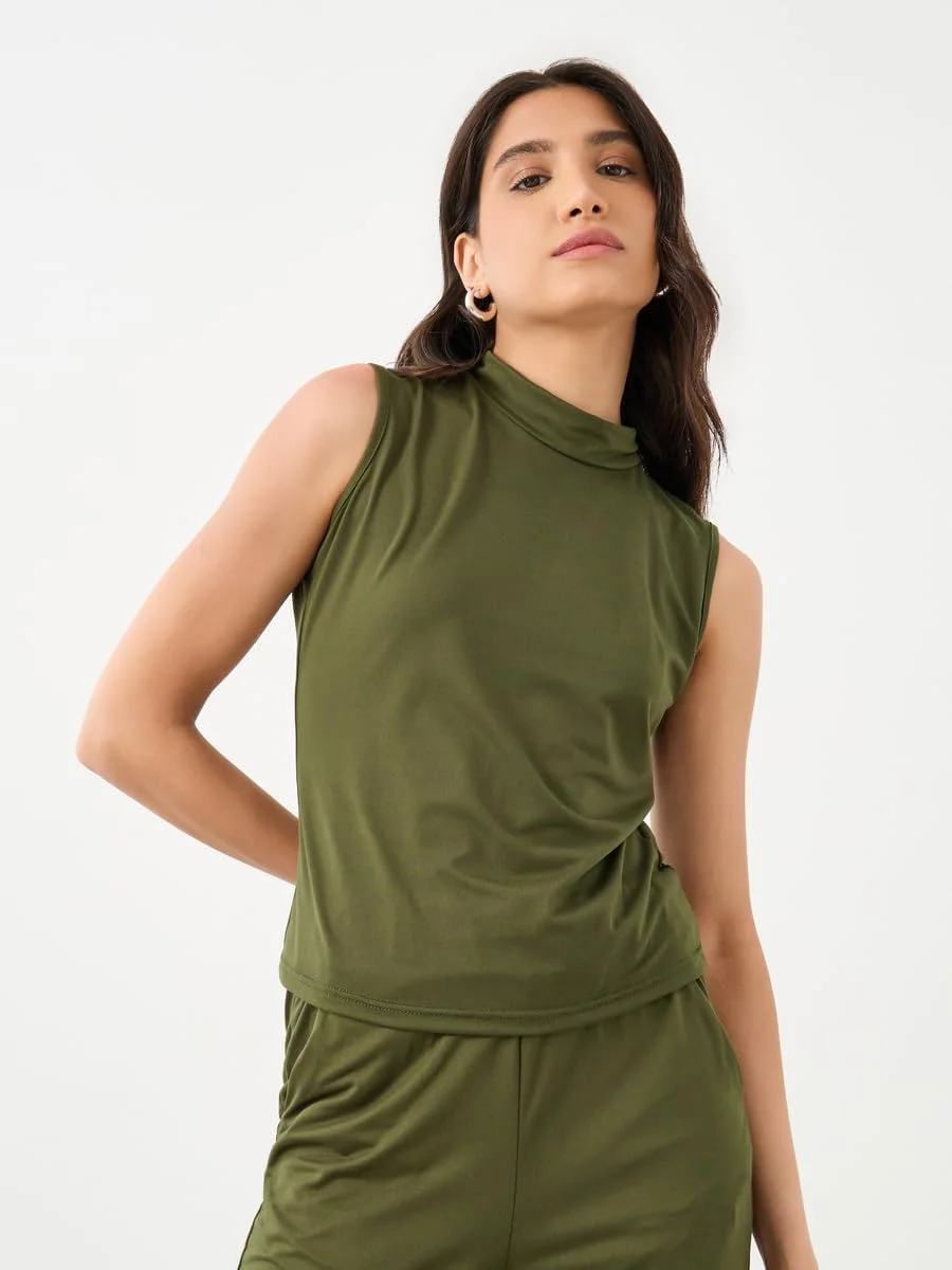 ست بلوز یقه ایستاده و شلوار زنانه استایلی