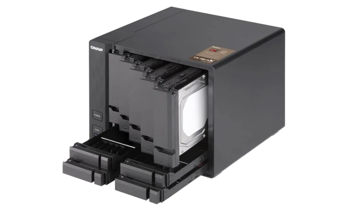 سرور NAS نه محفظه‌ای QNAP، چهار هسته‌ای AMD G-Series GX-420MC، 2.0 گیگاهرتز، 2 گیگابایت رم DDR3L، 1xRJ45 گیگابیت اترنت | TS-963X-2G-US