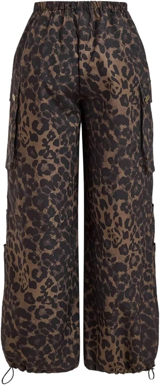 شلوار کارگو زنانه گورگلیتر با طرح پلنگی، کمر کشی، جیب های پاکتی چین دار، مدل وای تو کی شلوار کارگو زنانه گورگلیتر با طرح پلنگی، کمر کشی، جیب های پاکتی چین دار، مدل وای تو کی