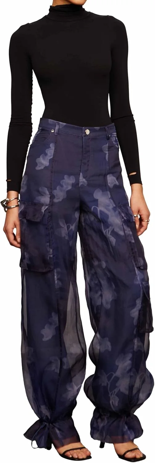 شلوار کارگو زنانه ابریشمی طرح گلدار شلوار کارگو زنانه ابریشمی طرح گلدار